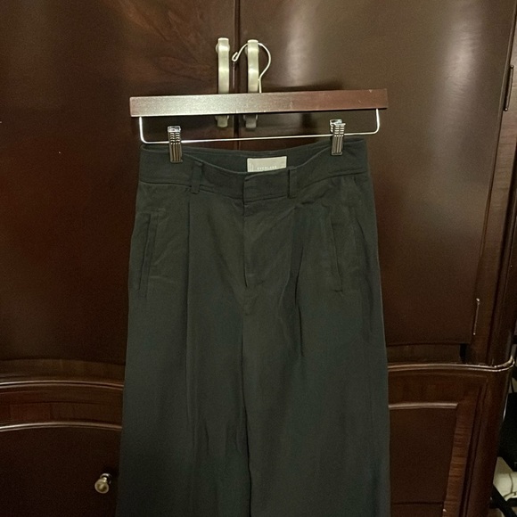 Everlane Way High Drape Pant - Picture 2 of 3